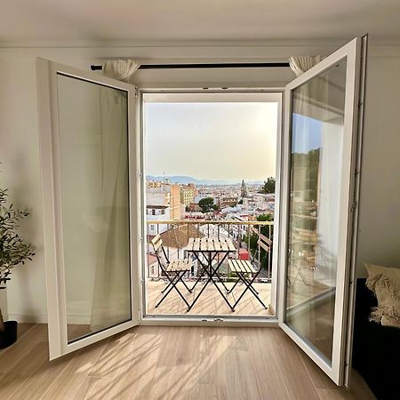Atico Con Solarium Y Bbq Cerca Del Centro 6 Pax Leilighet Málaga Eksteriør bilde