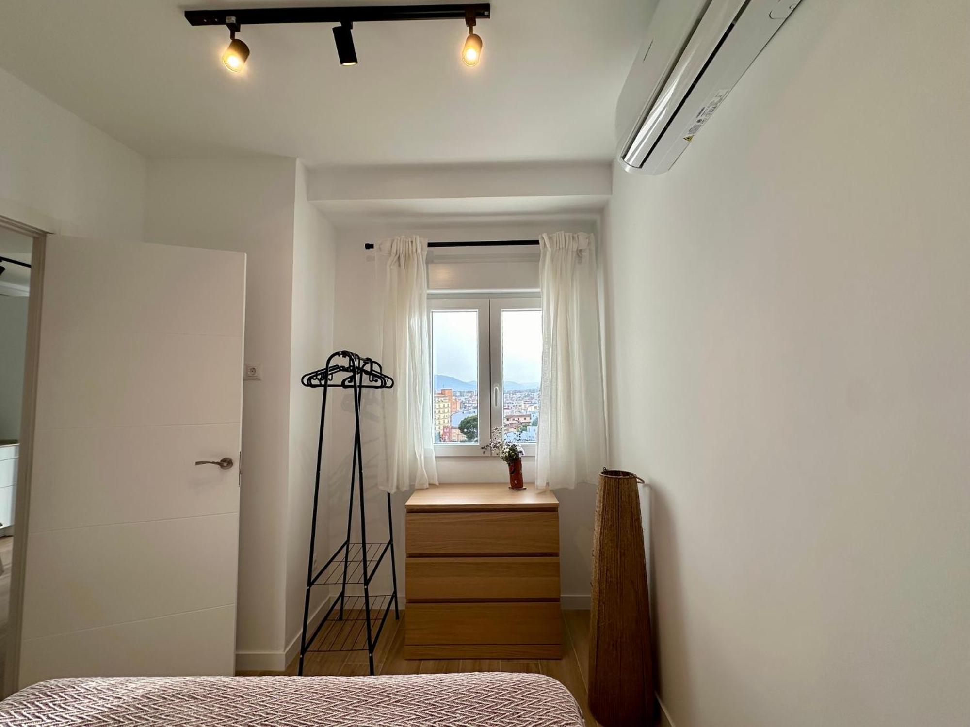 Atico Con Solarium Y Bbq Cerca Del Centro 6 Pax Leilighet Málaga Eksteriør bilde