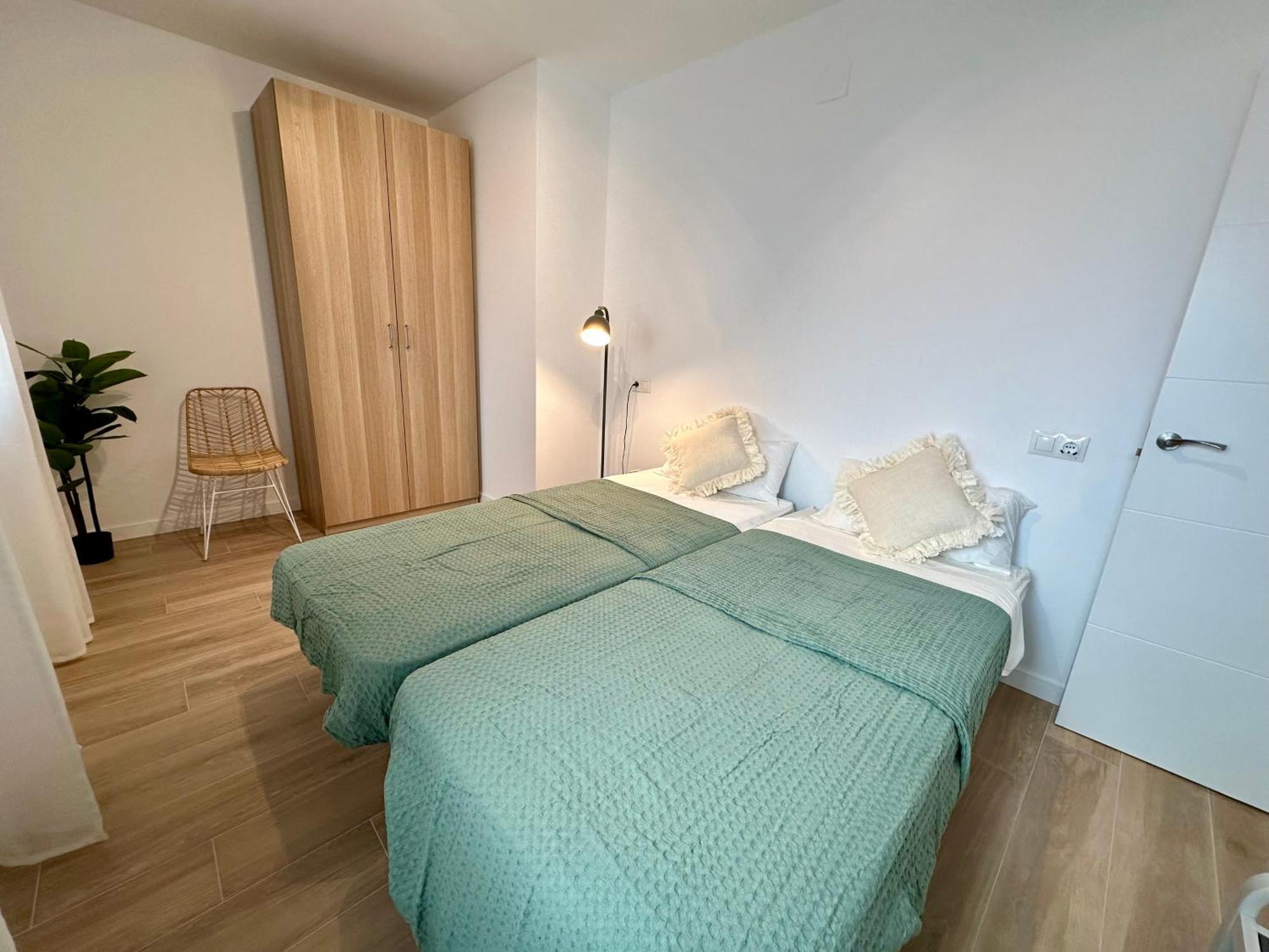 Atico Con Solarium Y Bbq Cerca Del Centro 6 Pax Leilighet Málaga Eksteriør bilde