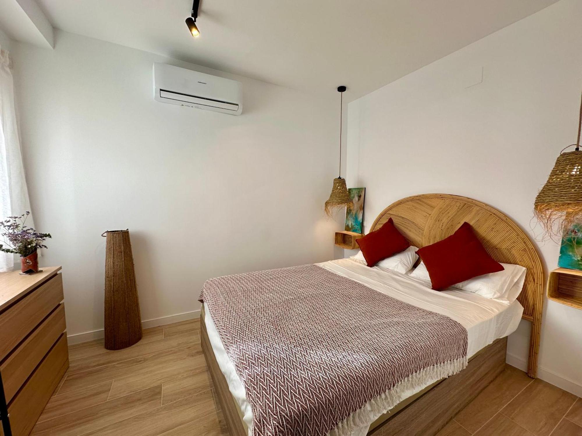 Atico Con Solarium Y Bbq Cerca Del Centro 6 Pax Leilighet Málaga Eksteriør bilde