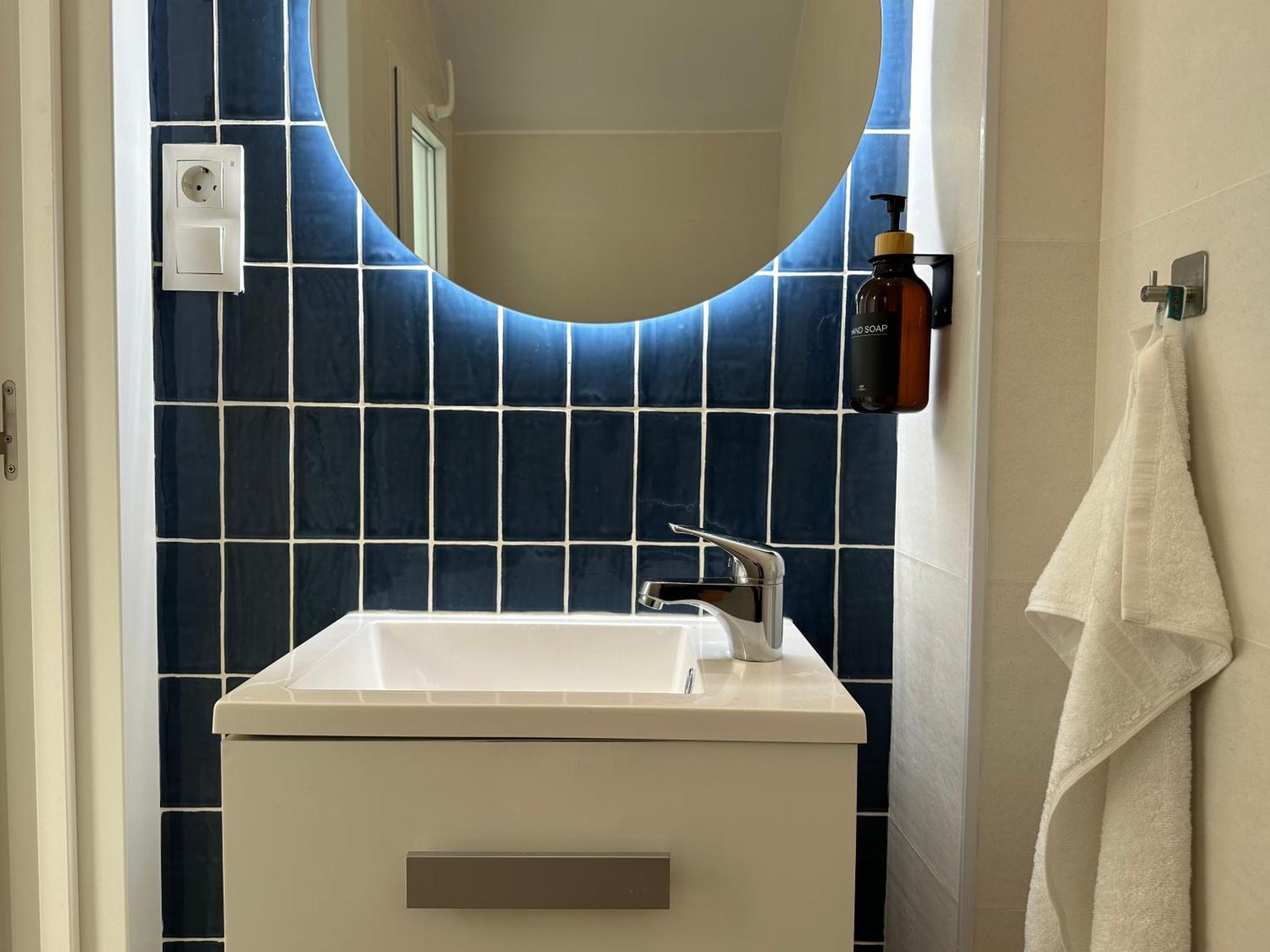 Atico Con Solarium Y Bbq Cerca Del Centro 6 Pax Leilighet Málaga Eksteriør bilde